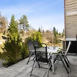Cosy In Scenic Surroundings Near