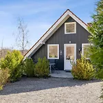 Cosy In Scenic Surroundings Near