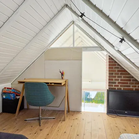 Cosy In Scenic Surroundings Near