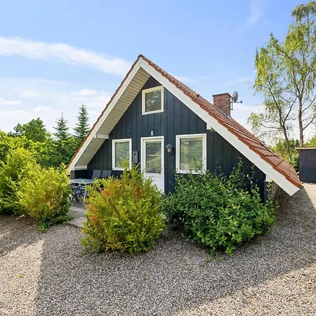 Cosy In Scenic Surroundings Near *